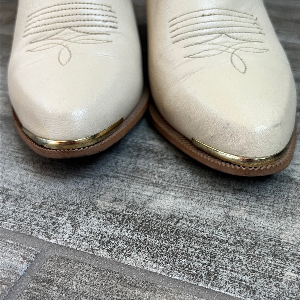 Dingo Cream Western Boots - Picture 4 of 9